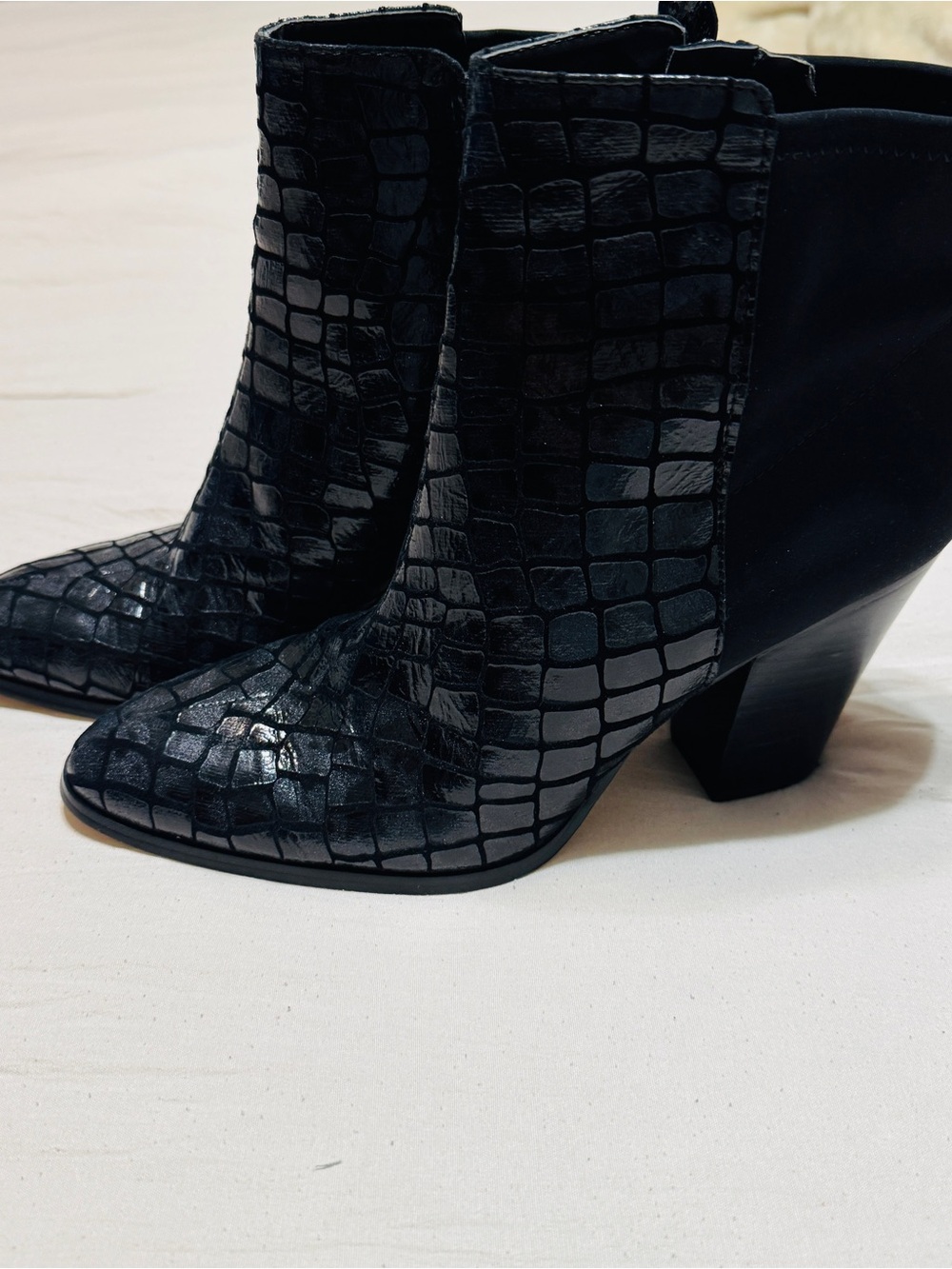 Donald J. Pliner Black Croc-Embossed Almond Toe Ankle Boots size 9.5